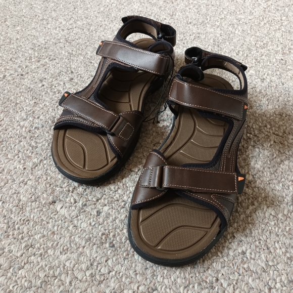 New Eddie Bauer Men's Faux Leather Top Sandals. - Picture 3 of 11